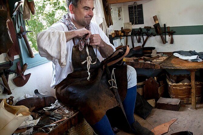 Colonial Contradictions Self Guided Walking Tour of Williamsburg - Delving Into the Itinerary