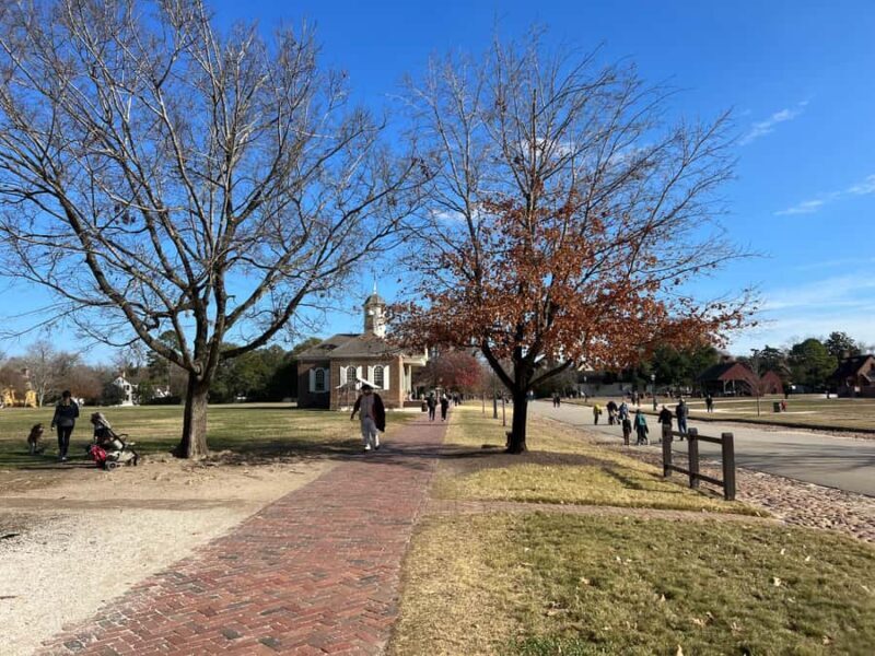 Colonial Williamsburg: Colonial History Guided Walking Tour - Key Points