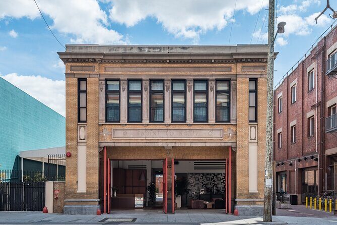 Colorful Arts District and Murals on Bike Tour in Los Angeles - An Authentic Ride through Los Angeles’ Arts District