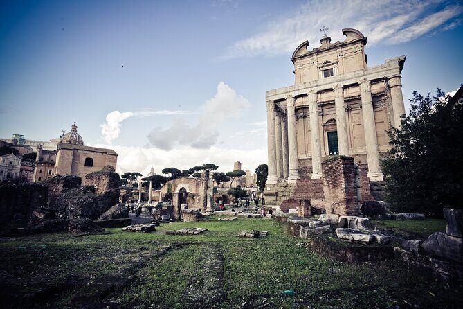 Colosseum Escorted Entrance Combo Pass with Open Bus - Key Points
