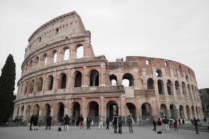Colosseum, Roman Forum and Palatine Hill with Isuf - Exploring the Landmarks in Detail