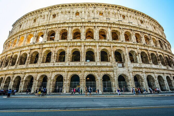 Colosseum tour with guide, arena option - Key Points