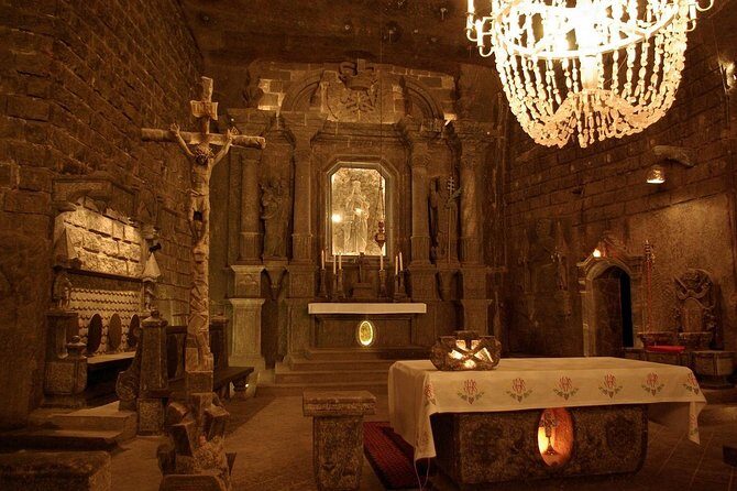 Combined tour Auschwitz Birkenau guided & Salt Mine guided from Krakow - Exploring the sites: What you can expect
