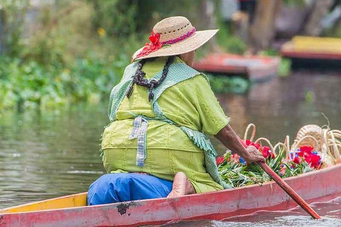 Combo 2 days. Day1: Mexico City Tour & Pyramids. Day2: Xochimilco & Frida Kahlo - A Deep Dive into the Mexico City & Pyramids Tour