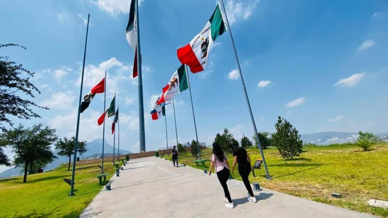 COMBO DAY PASS: Cola de Caballo + Grutas de Garcia - Key Points