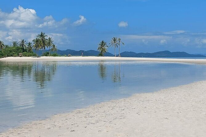 - Comfortable boat for cruising in Phang Nga Bay - The "Must-Do"! - An In-Depth Look at the Phang Nga Bay Cruise