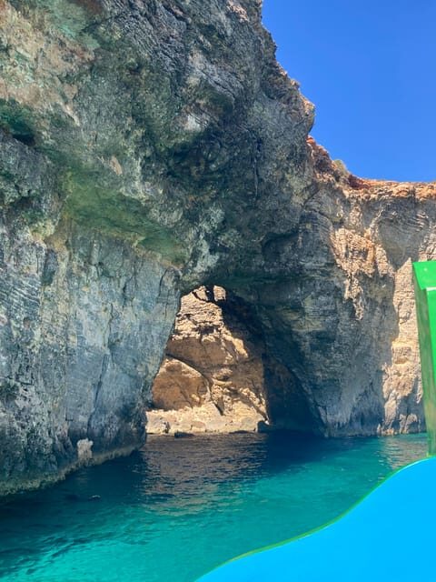 Comino: private charter to Crystal & Blue lagoon & Caves - FAQs