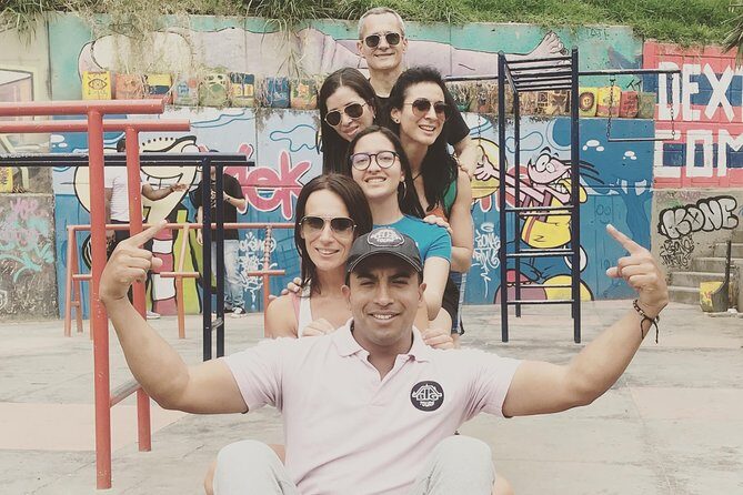 Commune 13, cable car. Graffititour. History. All inclusive - Key Points