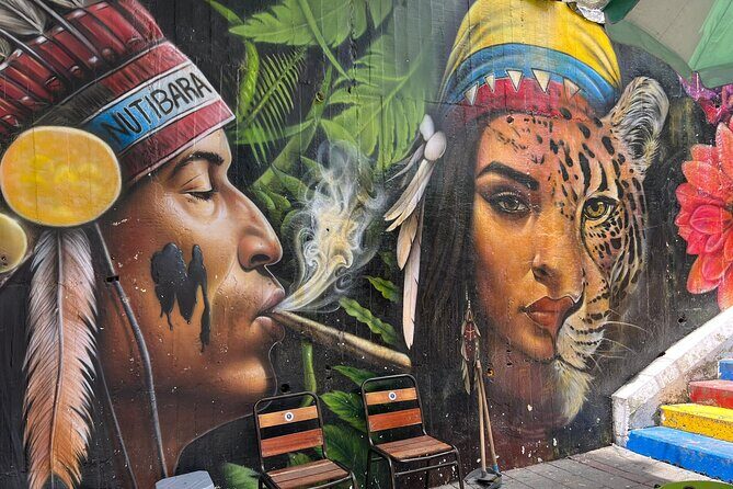 Commune 13 Private Tour; History, Graffitour and Snacks included - Key Points