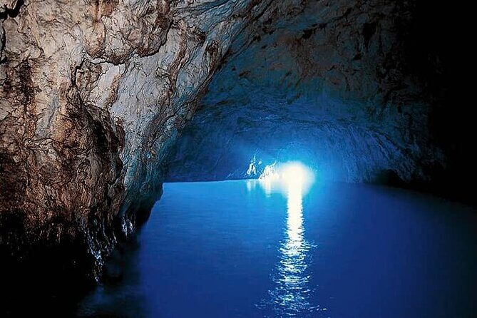 complete tour of the island of Capri by private boat - FAQ