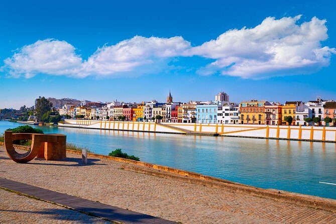 Complete Triana Tour "Corrales included" - FAQ