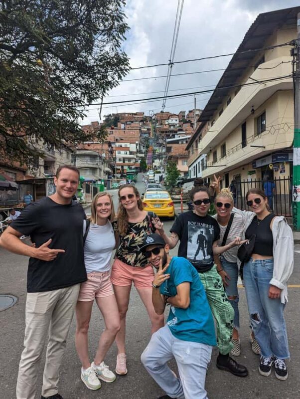 Comuna 13: Walking with local artist and learn part of Medellin's history - Who Will Love This Tour?