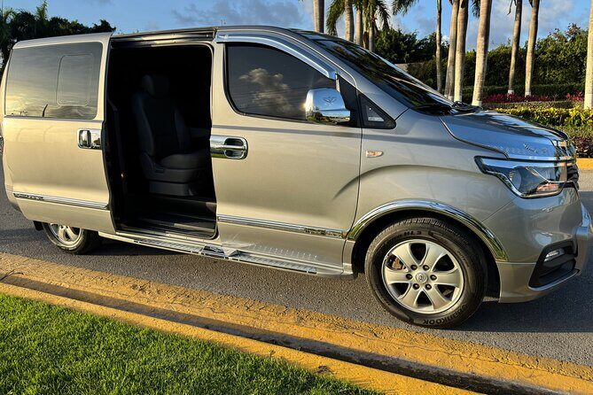 Confortable and privaste transportación from puj Airpot - Why This Transfer Works for You