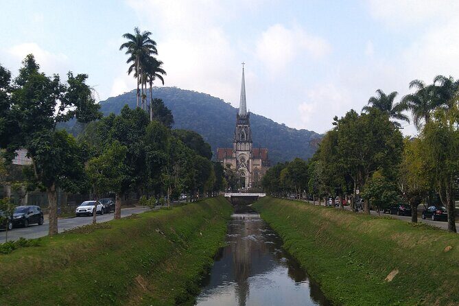 Conheça a montanha imperial mais famosa do Rio! (Petrópolis) - Key Points