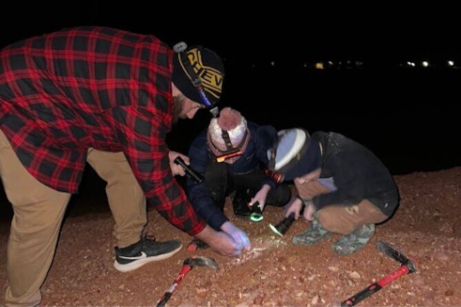 Coober Pedy Opal Hunting Tour - A Night in Coober Pedy: Opal Hunting with Leon
