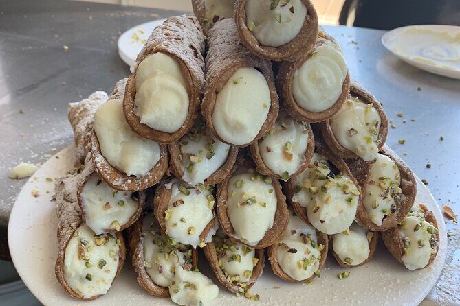 Cook, discover sights, taste food & wine with a chef in Syracuse - Key Points