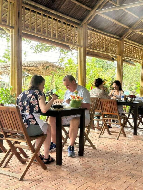 Cooking class in Tra Que village and lantern making - FAQ