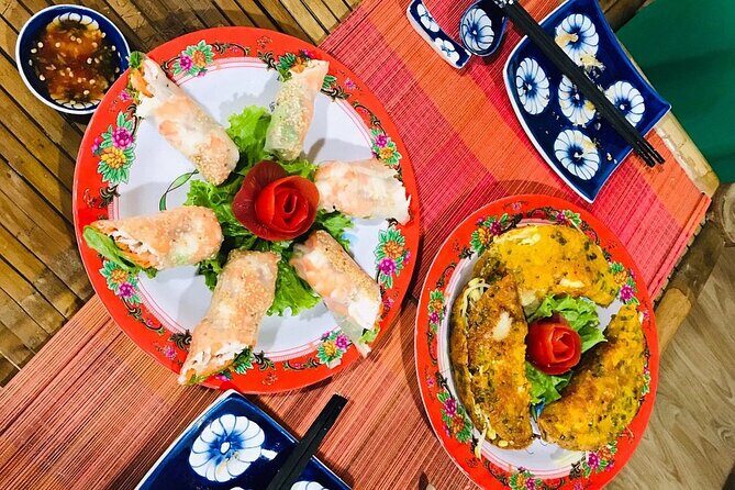 Cooking Class Lunch/ Dinner with Local Chef in Coconut Village - The Downside: A Group Setting