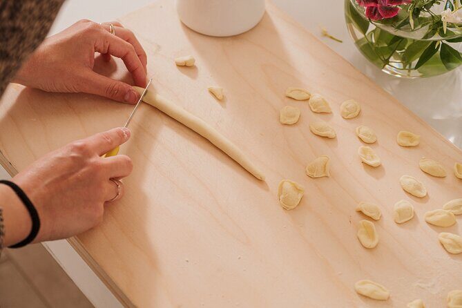 Cooking lesson in a typical house in Polignano with aperitif - Analyzing the Value