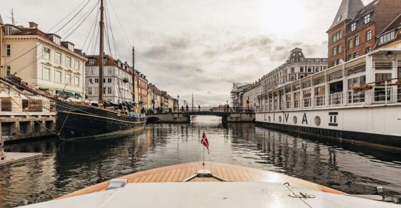 Copenhagen: Canal Cruise with Guide - Experience the City from the Water: Copenhagen Canal Cruise with Guide