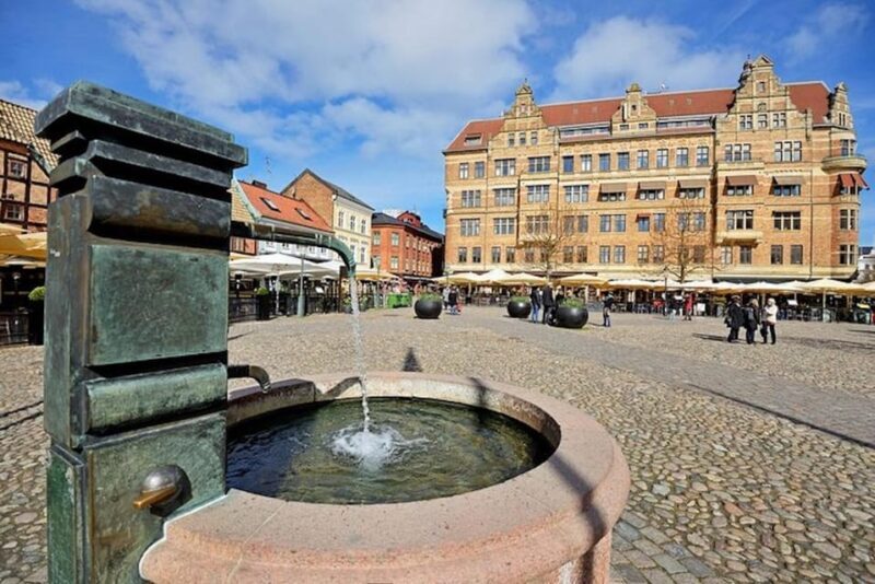 Copenhagen: Malmö Tour in Spanish - Who Should Consider This Tour?
