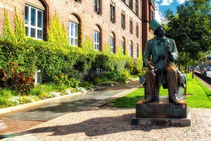 Copenhagen: Old Town and Nyhavn Private Family Tour - Exploring Copenhagen’s Old Town and Nyhavn with a Private Guide