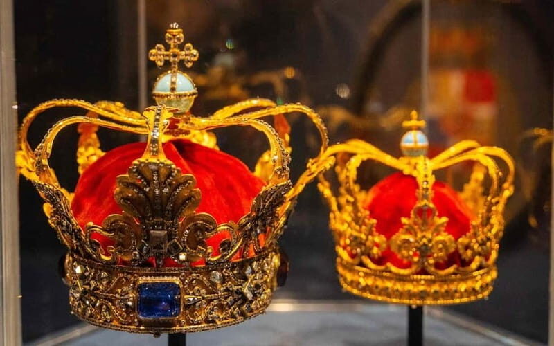 Copenhagen: Rosenborg and Christiansborg Palaces Tour in Spanish - Key Points