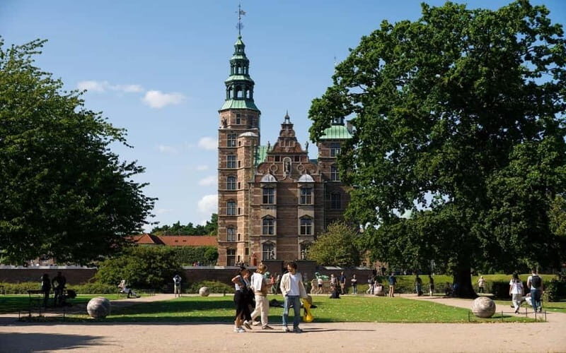 Copenhagen: Rosenborg and Christiansborg Palaces Tour in Spanish - Practical Tips for the Tour