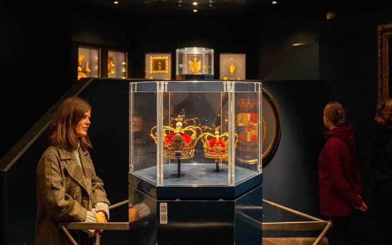 Copenhagen: Rosenborg and Christiansborg Palaces Tour in Spanish - The Sum Up