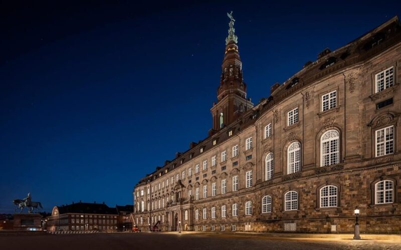Copenhagen Tour in Spanish - Exploring Copenhagen in Spanish: An Authentic 4-Hour Guided Tour