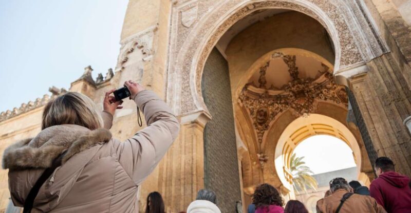 Cordoba: Jewish Quarter and Mosque-Cathedral Guided Tour - A Closer Look at the Tour Experience