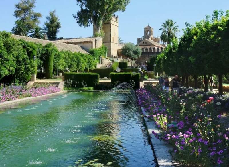 Córdoba: Mosque and Alcazar Private Tour with tickets - Who Should Consider This Tour?