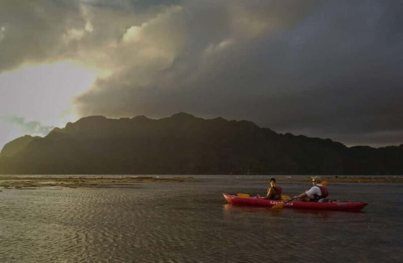 Coron: Coron Island Sunset Kayaking trail - Coron: Coron Island Sunset Kayaking Trail