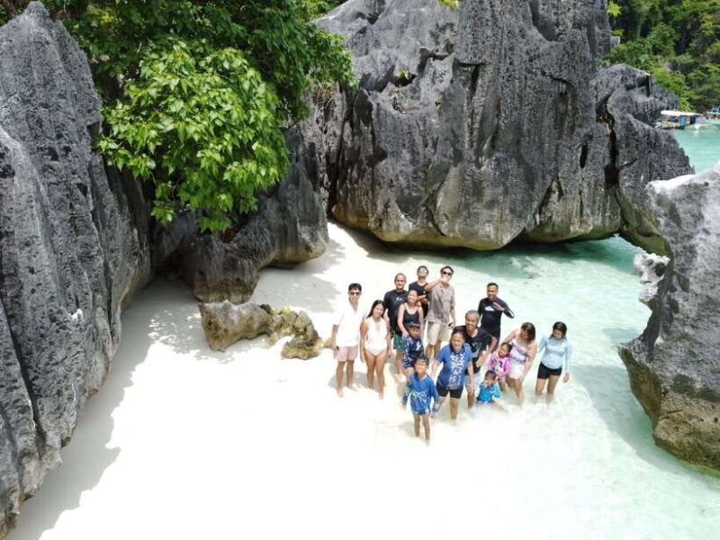 CORON TOUR - PRIVATE BOAT RENTAL with LUNCH (7 Destinations) - Key Points