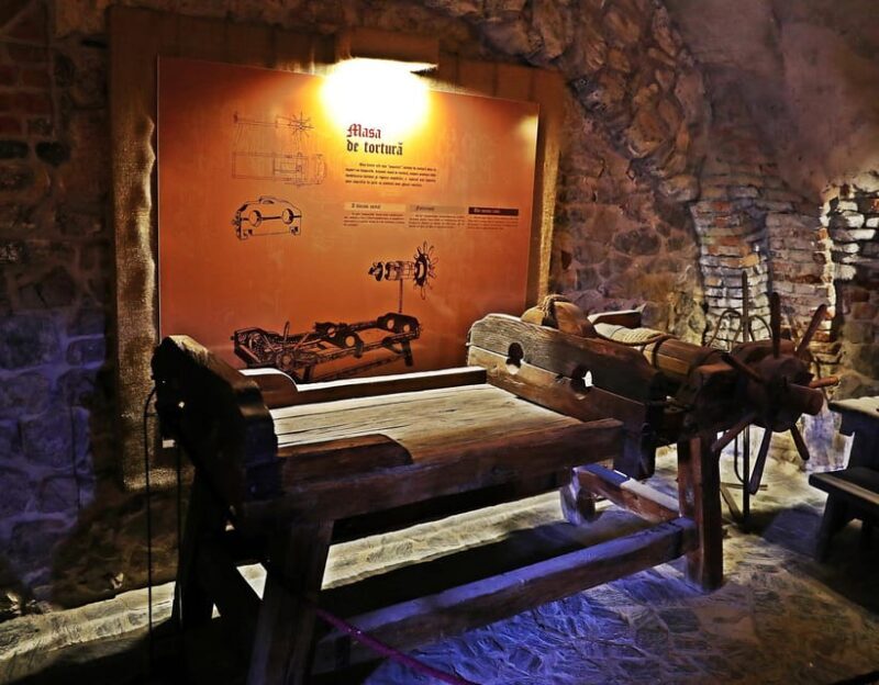 Corvin castle: 1 day car tour from Oradea - The Journey Begins: From Oradea to Corvin Castle