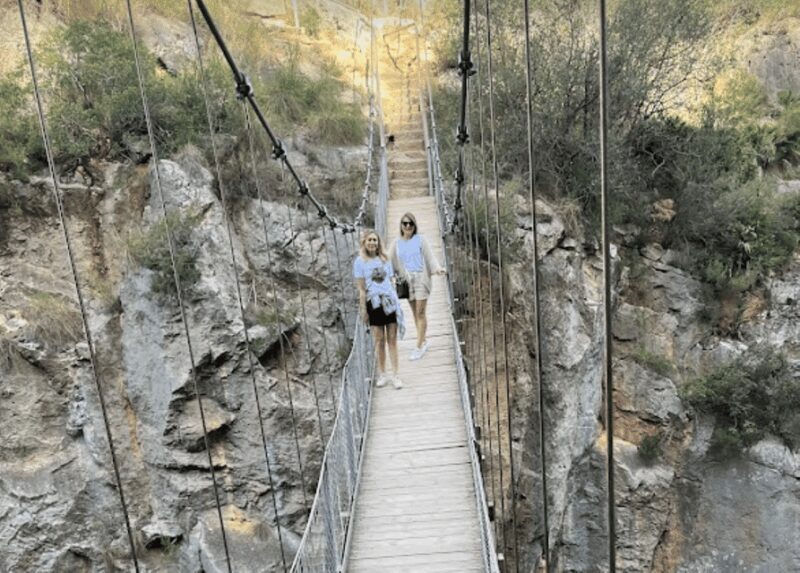 Costa Blanca: Chulilla and the Hanging Bridges Tour - Exploring Chulilla: Medieval Charm and a Scenic Castle