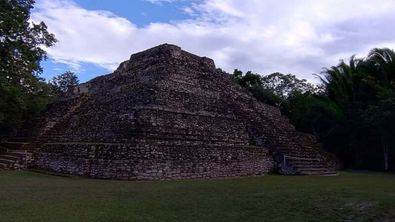 Costa Maya Port: Chacchoben Mayan Temples, crossing the Pineapple Town - Key Points