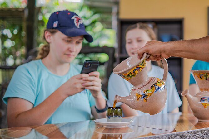 Costa Rican Coffee and Chocolate Crafting Experience: North Fields Cafe - A Closer Look at the Costa Rican Coffee and Chocolate Tour