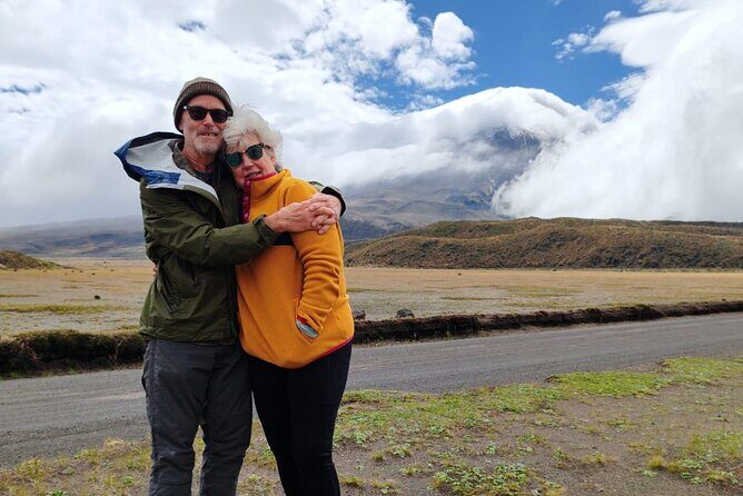 Cotopaxi and Quilotoa Volcano Tour - Lunch & Tickets included - Key Points