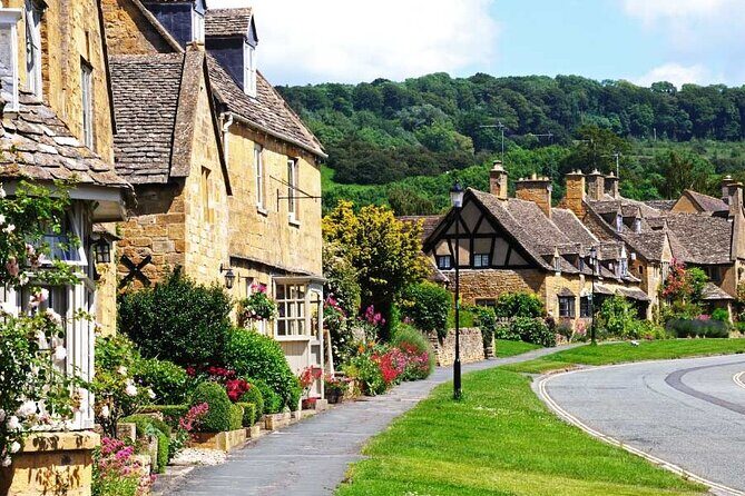 Cotswolds Countryside Tour by Coach: Villages, Views, and Lunch - The Experience of the Day