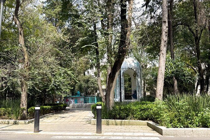 Countess and Racecourse Tuk Tuk Tour on CDMX - Practical Details for Travelers