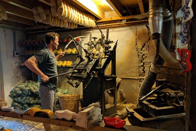Countryside Bike Tour from Amsterdam: a Windmill and Dutch Cheese - The Itinerary in Detail
