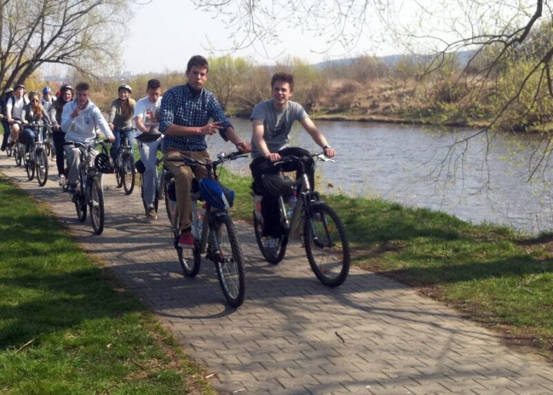 Coutryside bike tour to Karlstejn Castle. - Authentic Insights From Reviews