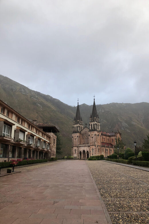 Covadonga y Cascos Históricos Cangas de Onís y Lastres - FAQ