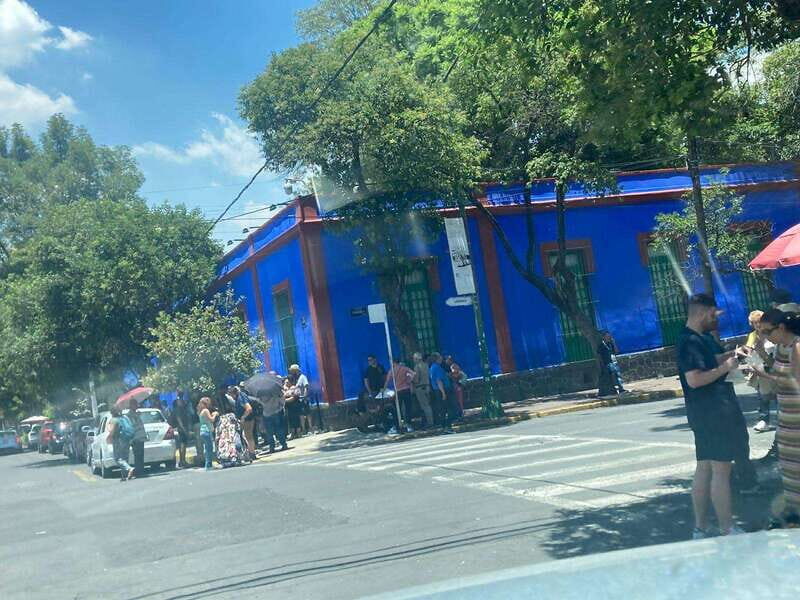COYOACAN: FRIDA KAHLO STEPS IN COYOACAN AND SAN ANGEL CDMX - An In-Depth Look at the Tour Experience