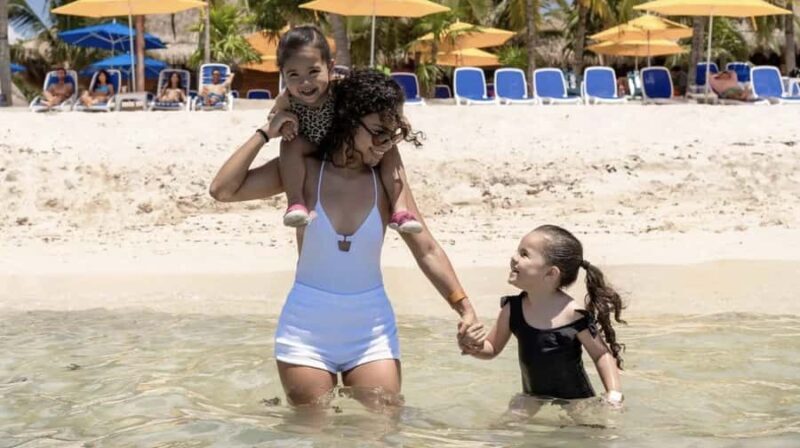 Cozumel: KUZÁ Deluxe Pass with Buffet, Open Bar & Activities - Who Would Enjoy This Experience?