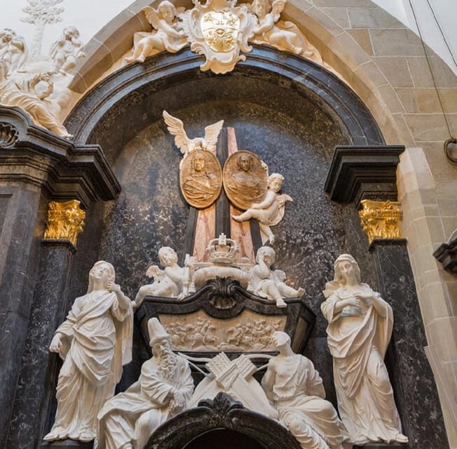 Cracow: Guided Tour of the Wawel Castle & Cathedral - FAQ