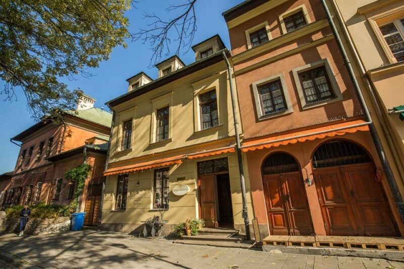 Cracow: Kazimierz Jewish Quarter Walking Tour - Key Points