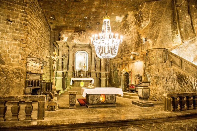 Cracow: Wawel Castle & Cathedral with Salt Mine Tour + Lunch - Who Should Consider This Tour?