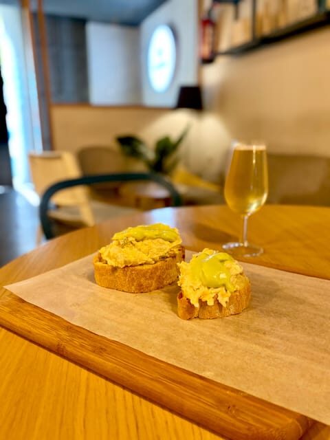 Craft Beer Tasting and tapas in Valencia - Key Points